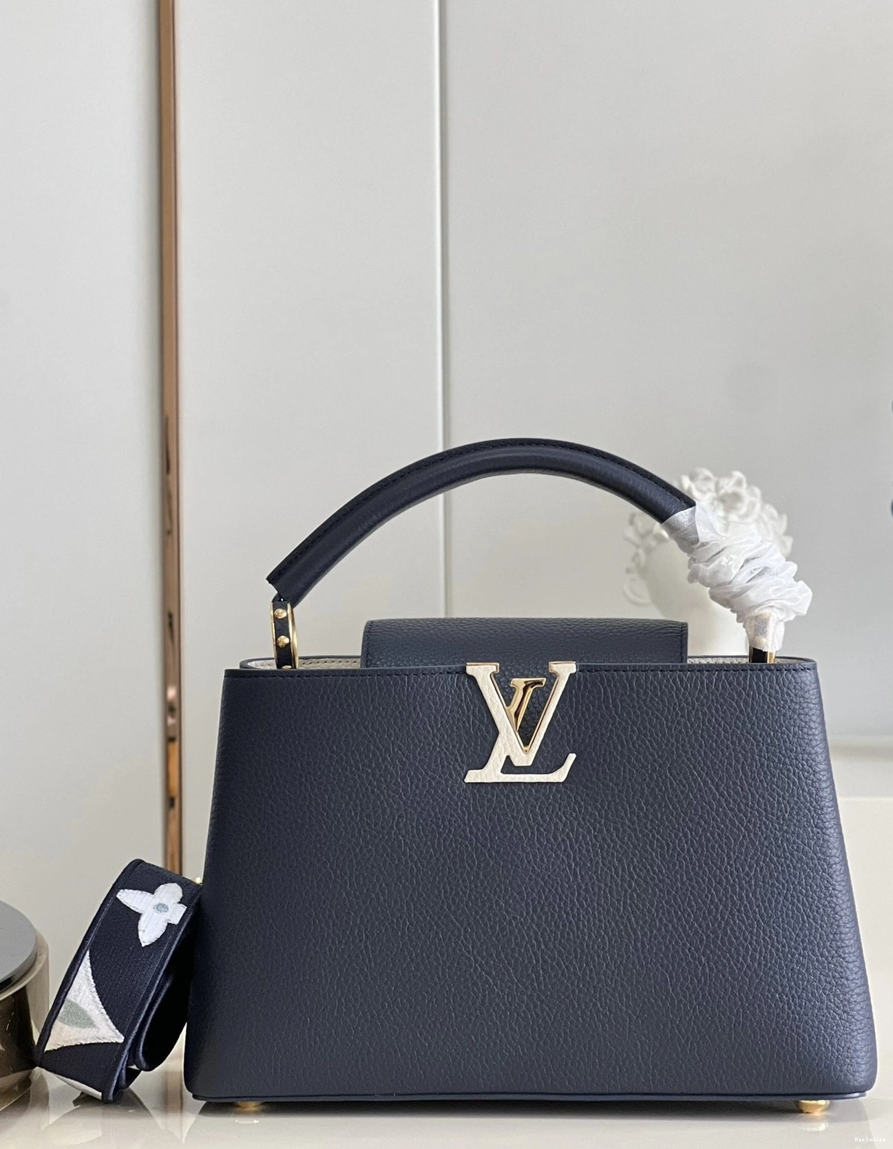 Cheap VUITTON CAPUCINES LOUIS MM 0815